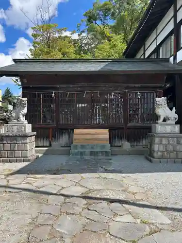 八剣神社の本殿