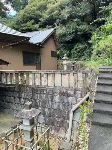 八幡神社の建物その他