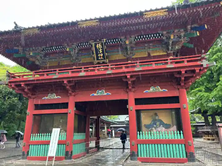 根津神社の{uncategorized: "未分類", other: "その他", undefined: "問題あり", building: "その他建物", grave: "お墓", sacred_gate: "鳥居", guardian: "狛犬", statue: "像", buddha: "仏像", history: "歴史", nature: "自然", garden: "庭園", animal: "動物", pagoda: "塔", temizu: "手水舎", mountain_gate: "山門・神門", sanctuary: "本殿・本堂", subordinate: "末社・摂社", art: "芸術", scenery: "景色", jizo: "地蔵", ema: "絵馬", goshuin: "御朱印", omikuji: "おみくじ", items: "授与品その他", amulet: "お守り", goshuincho: "御朱印帳", eats: "食事", festival: "お祭り", votive_dance: "神楽", shichigosan: "七五三参", wedding: "結婚式", experience: "体験その他", initially: "初詣", around: "周辺", anti_infection: "感染症対策"}