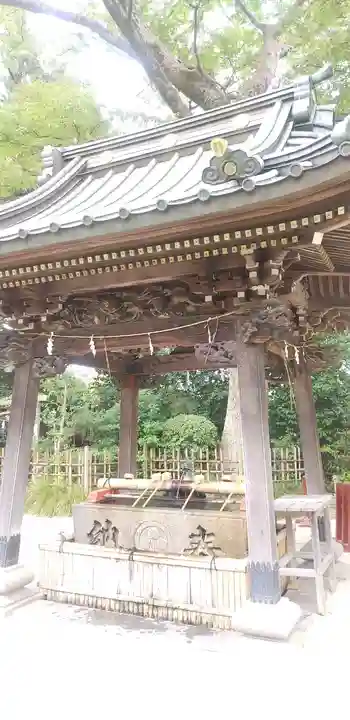 越ヶ谷久伊豆神社の手水舎