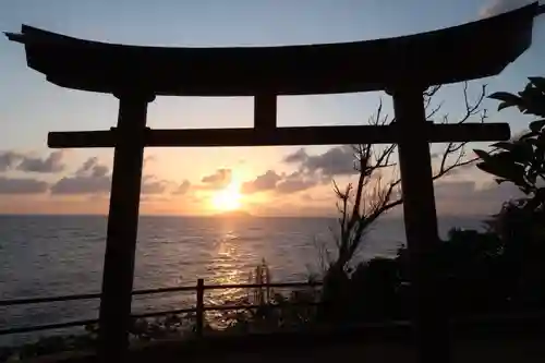 新井崎神社の鳥居