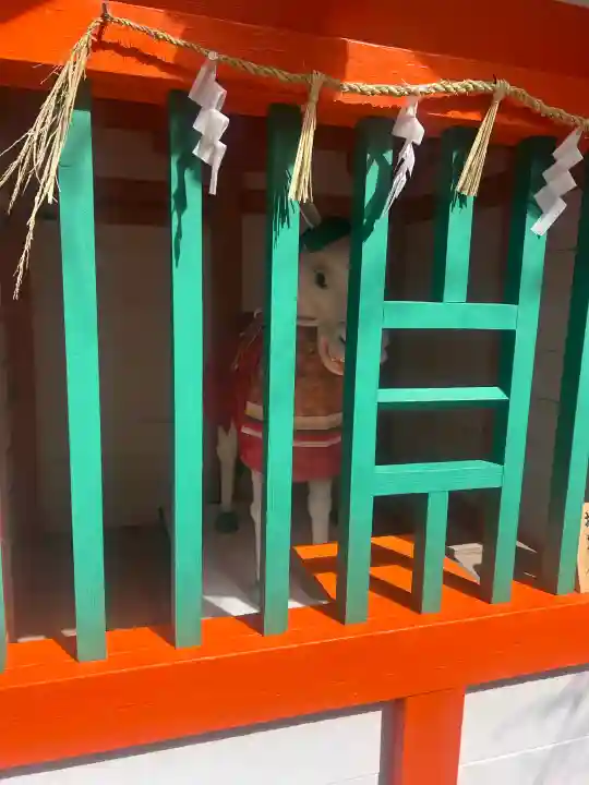 熊野那智大社の{uncategorized: "未分類", other: "その他", undefined: "問題あり", building: "その他建物", grave: "お墓", sacred_gate: "鳥居", guardian: "狛犬", statue: "像", buddha: "仏像", history: "歴史", nature: "自然", garden: "庭園", animal: "動物", pagoda: "塔", temizu: "手水舎", mountain_gate: "山門・神門", sanctuary: "本殿・本堂", subordinate: "末社・摂社", art: "芸術", scenery: "景色", jizo: "地蔵", ema: "絵馬", goshuin: "御朱印", omikuji: "おみくじ", items: "授与品その他", amulet: "お守り", goshuincho: "御朱印帳", eats: "食事", festival: "お祭り", votive_dance: "神楽", shichigosan: "七五三参", wedding: "結婚式", experience: "体験その他", initially: "初詣", around: "周辺", anti_infection: "感染症対策"}