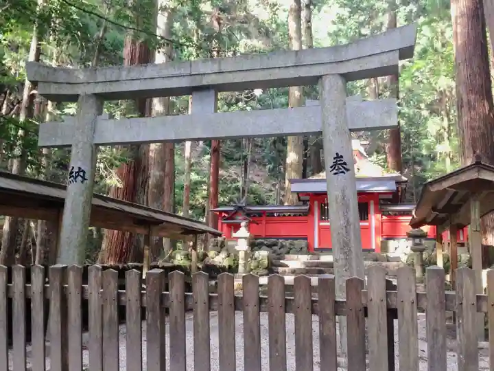 室生龍穴神社の本殿・本堂