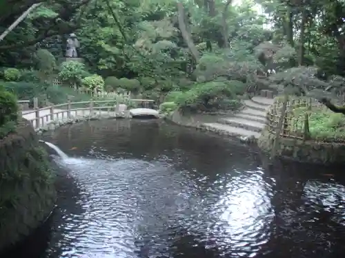 寒川神社の庭園