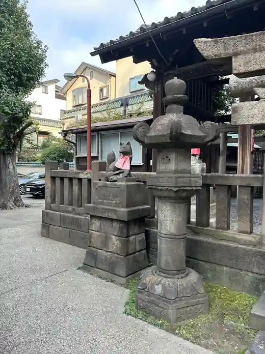 被官稲荷神社の狛犬