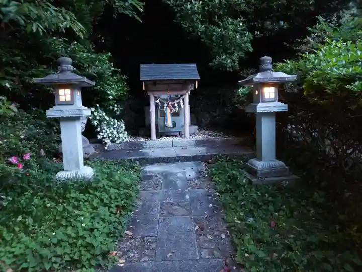 阿須賀神社の{uncategorized: "未分類", other: "その他", undefined: "問題あり", building: "その他建物", grave: "お墓", sacred_gate: "鳥居", guardian: "狛犬", statue: "像", buddha: "仏像", history: "歴史", nature: "自然", garden: "庭園", animal: "動物", pagoda: "塔", temizu: "手水舎", mountain_gate: "山門・神門", sanctuary: "本殿・本堂", subordinate: "末社・摂社", art: "芸術", scenery: "景色", jizo: "地蔵", ema: "絵馬", goshuin: "御朱印", omikuji: "おみくじ", items: "授与品その他", amulet: "お守り", goshuincho: "御朱印帳", eats: "食事", festival: "お祭り", votive_dance: "神楽", shichigosan: "七五三参", wedding: "結婚式", experience: "体験その他", initially: "初詣", around: "周辺", anti_infection: "感染症対策"}