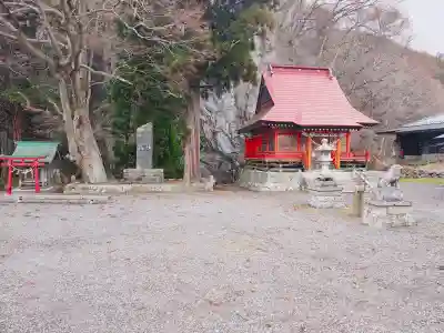 厳竜神社の{uncategorized: "未分類", other: "その他", undefined: "問題あり", building: "その他建物", grave: "お墓", sacred_gate: "鳥居", guardian: "狛犬", statue: "像", buddha: "仏像", history: "歴史", nature: "自然", garden: "庭園", animal: "動物", pagoda: "塔", temizu: "手水舎", mountain_gate: "山門・神門", sanctuary: "本殿・本堂", subordinate: "末社・摂社", art: "芸術", scenery: "景色", jizo: "地蔵", ema: "絵馬", goshuin: "御朱印", omikuji: "おみくじ", items: "授与品その他", amulet: "お守り", goshuincho: "御朱印帳", eats: "食事", festival: "お祭り", votive_dance: "神楽", shichigosan: "七五三参", wedding: "結婚式", experience: "体験その他", initially: "初詣", around: "周辺", anti_infection: "感染症対策"}