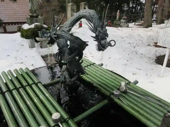 成相寺の手水舎