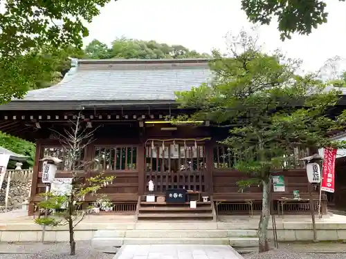 三輪神社の本殿