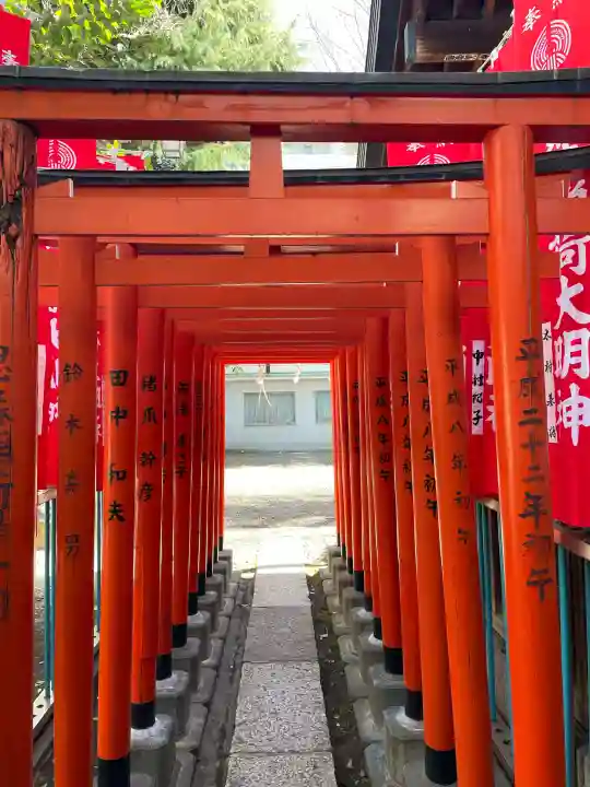 諏訪神社の{uncategorized: "未分類", other: "その他", undefined: "問題あり", building: "その他建物", grave: "お墓", sacred_gate: "鳥居", guardian: "狛犬", statue: "像", buddha: "仏像", history: "歴史", nature: "自然", garden: "庭園", animal: "動物", pagoda: "塔", temizu: "手水舎", mountain_gate: "山門・神門", sanctuary: "本殿・本堂", subordinate: "末社・摂社", art: "芸術", scenery: "景色", jizo: "地蔵", ema: "絵馬", goshuin: "御朱印", omikuji: "おみくじ", items: "授与品その他", amulet: "お守り", goshuincho: "御朱印帳", eats: "食事", festival: "お祭り", votive_dance: "神楽", shichigosan: "七五三参", wedding: "結婚式", experience: "体験その他", initially: "初詣", around: "周辺", anti_infection: "感染症対策"}