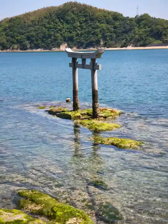 龍神社の{uncategorized: "未分類", other: "その他", undefined: "問題あり", building: "その他建物", grave: "お墓", sacred_gate: "鳥居", guardian: "狛犬", statue: "像", buddha: "仏像", history: "歴史", nature: "自然", garden: "庭園", animal: "動物", pagoda: "塔", temizu: "手水舎", mountain_gate: "山門・神門", sanctuary: "本殿・本堂", subordinate: "末社・摂社", art: "芸術", scenery: "景色", jizo: "地蔵", ema: "絵馬", goshuin: "御朱印", omikuji: "おみくじ", items: "授与品その他", amulet: "お守り", goshuincho: "御朱印帳", eats: "食事", festival: "お祭り", votive_dance: "神楽", shichigosan: "七五三参", wedding: "結婚式", experience: "体験その他", initially: "初詣", around: "周辺", anti_infection: "感染症対策"}