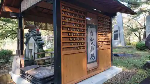 山家神社の建物その他