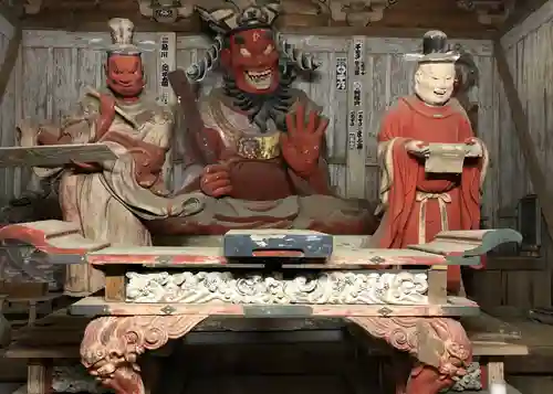 西明寺の像