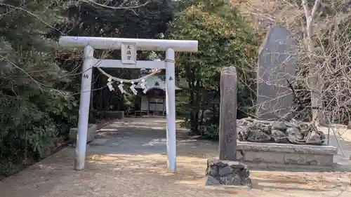 子鍬倉神社の末社・摂社