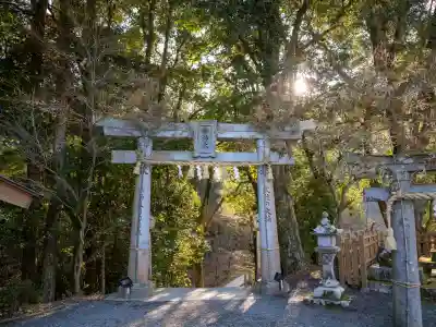 武雄神社の{uncategorized: "未分類", other: "その他", undefined: "問題あり", building: "その他建物", grave: "お墓", sacred_gate: "鳥居", guardian: "狛犬", statue: "像", buddha: "仏像", history: "歴史", nature: "自然", garden: "庭園", animal: "動物", pagoda: "塔", temizu: "手水舎", mountain_gate: "山門・神門", sanctuary: "本殿・本堂", subordinate: "末社・摂社", art: "芸術", scenery: "景色", jizo: "地蔵", ema: "絵馬", goshuin: "御朱印", omikuji: "おみくじ", items: "授与品その他", amulet: "お守り", goshuincho: "御朱印帳", eats: "食事", festival: "お祭り", votive_dance: "神楽", shichigosan: "七五三参", wedding: "結婚式", experience: "体験その他", initially: "初詣", around: "周辺", anti_infection: "感染症対策"}