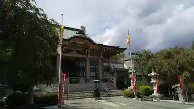 多聞寺の本殿・本堂