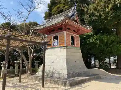 春日神社の{uncategorized: "未分類", other: "その他", undefined: "問題あり", building: "その他建物", grave: "お墓", sacred_gate: "鳥居", guardian: "狛犬", statue: "像", buddha: "仏像", history: "歴史", nature: "自然", garden: "庭園", animal: "動物", pagoda: "塔", temizu: "手水舎", mountain_gate: "山門・神門", sanctuary: "本殿・本堂", subordinate: "末社・摂社", art: "芸術", scenery: "景色", jizo: "地蔵", ema: "絵馬", goshuin: "御朱印", omikuji: "おみくじ", items: "授与品その他", amulet: "お守り", goshuincho: "御朱印帳", eats: "食事", festival: "お祭り", votive_dance: "神楽", shichigosan: "七五三参", wedding: "結婚式", experience: "体験その他", initially: "初詣", around: "周辺", anti_infection: "感染症対策"}