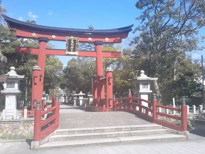 氣比神宮の鳥居