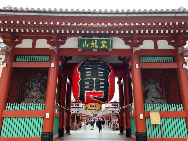 浅草寺の山門・神門