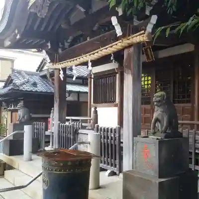 綾瀬稲荷神社の本殿・本堂