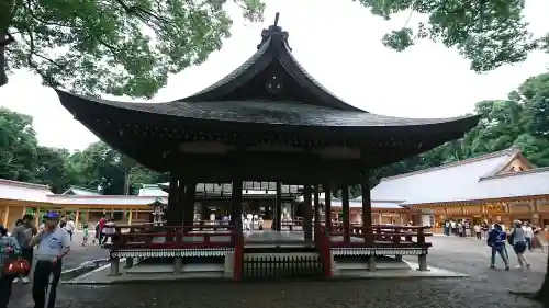 武蔵一宮氷川神社の{uncategorized: "未分類", other: "その他", undefined: "問題あり", building: "その他建物", grave: "お墓", sacred_gate: "鳥居", guardian: "狛犬", statue: "像", buddha: "仏像", history: "歴史", nature: "自然", garden: "庭園", animal: "動物", pagoda: "塔", temizu: "手水舎", mountain_gate: "山門・神門", sanctuary: "本殿・本堂", subordinate: "末社・摂社", art: "芸術", scenery: "景色", jizo: "地蔵", ema: "絵馬", goshuin: "御朱印", omikuji: "おみくじ", items: "授与品その他", amulet: "お守り", goshuincho: "御朱印帳", eats: "食事", festival: "お祭り", votive_dance: "神楽", shichigosan: "七五三参", wedding: "結婚式", experience: "体験その他", initially: "初詣", around: "周辺", anti_infection: "感染症対策"}