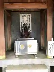 尺間神社の仏像