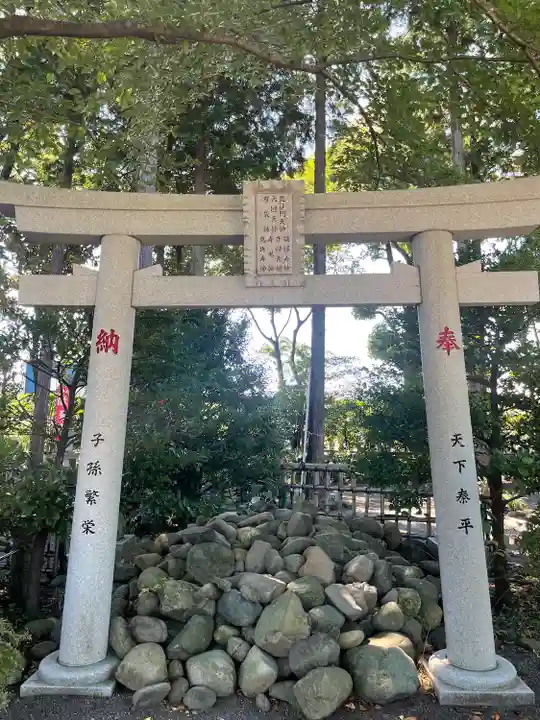 亀ケ池八幡宮の鳥居