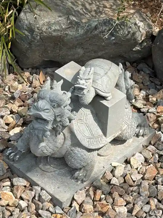 櫻木神社の{uncategorized: "未分類", other: "その他", undefined: "問題あり", building: "その他建物", grave: "お墓", sacred_gate: "鳥居", guardian: "狛犬", statue: "像", buddha: "仏像", history: "歴史", nature: "自然", garden: "庭園", animal: "動物", pagoda: "塔", temizu: "手水舎", mountain_gate: "山門・神門", sanctuary: "本殿・本堂", subordinate: "末社・摂社", art: "芸術", scenery: "景色", jizo: "地蔵", ema: "絵馬", goshuin: "御朱印", omikuji: "おみくじ", items: "授与品その他", amulet: "お守り", goshuincho: "御朱印帳", eats: "食事", festival: "お祭り", votive_dance: "神楽", shichigosan: "七五三参", wedding: "結婚式", experience: "体験その他", initially: "初詣", around: "周辺", anti_infection: "感染症対策"}