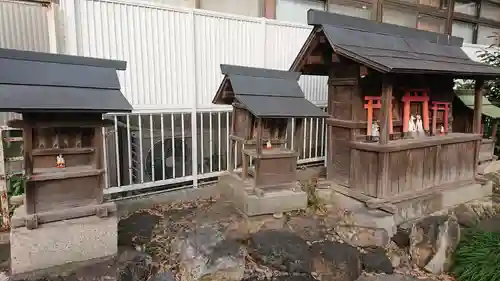 天王坊稲荷神社の末社・摂社
