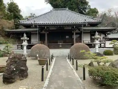 長福寺の{uncategorized: "未分類", other: "その他", undefined: "問題あり", building: "その他建物", grave: "お墓", sacred_gate: "鳥居", guardian: "狛犬", statue: "像", buddha: "仏像", history: "歴史", nature: "自然", garden: "庭園", animal: "動物", pagoda: "塔", temizu: "手水舎", mountain_gate: "山門・神門", sanctuary: "本殿・本堂", subordinate: "末社・摂社", art: "芸術", scenery: "景色", jizo: "地蔵", ema: "絵馬", goshuin: "御朱印", omikuji: "おみくじ", items: "授与品その他", amulet: "お守り", goshuincho: "御朱印帳", eats: "食事", festival: "お祭り", votive_dance: "神楽", shichigosan: "七五三参", wedding: "結婚式", experience: "体験その他", initially: "初詣", around: "周辺", anti_infection: "感染症対策"}