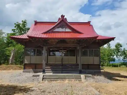 共成神社の本殿