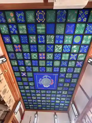 水堂須佐男神社の{uncategorized: "未分類", other: "その他", undefined: "問題あり", building: "その他建物", grave: "お墓", sacred_gate: "鳥居", guardian: "狛犬", statue: "像", buddha: "仏像", history: "歴史", nature: "自然", garden: "庭園", animal: "動物", pagoda: "塔", temizu: "手水舎", mountain_gate: "山門・神門", sanctuary: "本殿・本堂", subordinate: "末社・摂社", art: "芸術", scenery: "景色", jizo: "地蔵", ema: "絵馬", goshuin: "御朱印", omikuji: "おみくじ", items: "授与品その他", amulet: "お守り", goshuincho: "御朱印帳", eats: "食事", festival: "お祭り", votive_dance: "神楽", shichigosan: "七五三参", wedding: "結婚式", experience: "体験その他", initially: "初詣", around: "周辺", anti_infection: "感染症対策"}