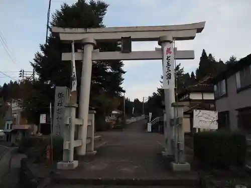 諏訪神社の鳥居