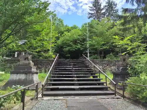愛別神社の庭園