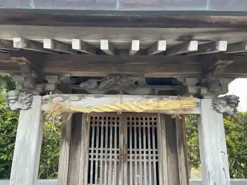 元八幡神社の{uncategorized: "未分類", other: "その他", undefined: "問題あり", building: "その他建物", grave: "お墓", sacred_gate: "鳥居", guardian: "狛犬", statue: "像", buddha: "仏像", history: "歴史", nature: "自然", garden: "庭園", animal: "動物", pagoda: "塔", temizu: "手水舎", mountain_gate: "山門・神門", sanctuary: "本殿・本堂", subordinate: "末社・摂社", art: "芸術", scenery: "景色", jizo: "地蔵", ema: "絵馬", goshuin: "御朱印", omikuji: "おみくじ", items: "授与品その他", amulet: "お守り", goshuincho: "御朱印帳", eats: "食事", festival: "お祭り", votive_dance: "神楽", shichigosan: "七五三参", wedding: "結婚式", experience: "体験その他", initially: "初詣", around: "周辺", anti_infection: "感染症対策"}