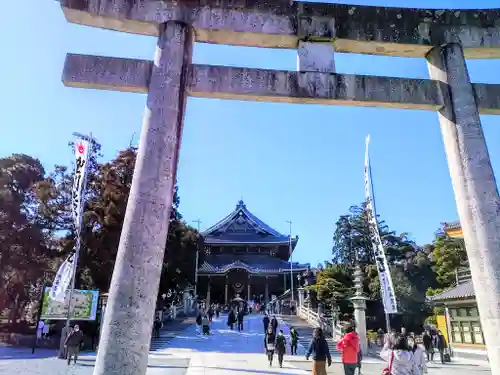 豊川閣　妙厳寺の鳥居