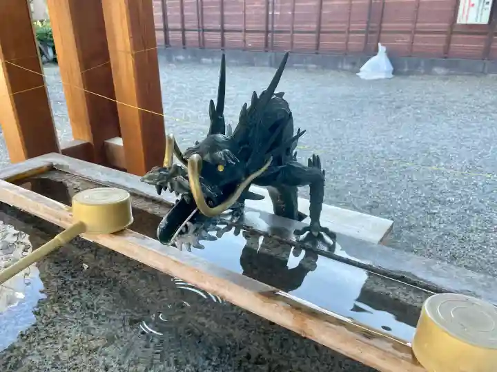 大鳥神社の{uncategorized: "未分類", other: "その他", undefined: "問題あり", building: "その他建物", grave: "お墓", sacred_gate: "鳥居", guardian: "狛犬", statue: "像", buddha: "仏像", history: "歴史", nature: "自然", garden: "庭園", animal: "動物", pagoda: "塔", temizu: "手水舎", mountain_gate: "山門・神門", sanctuary: "本殿・本堂", subordinate: "末社・摂社", art: "芸術", scenery: "景色", jizo: "地蔵", ema: "絵馬", goshuin: "御朱印", omikuji: "おみくじ", items: "授与品その他", amulet: "お守り", goshuincho: "御朱印帳", eats: "食事", festival: "お祭り", votive_dance: "神楽", shichigosan: "七五三参", wedding: "結婚式", experience: "体験その他", initially: "初詣", around: "周辺", anti_infection: "感染症対策"}