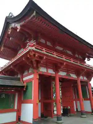 大鳥神社の山門・神門
