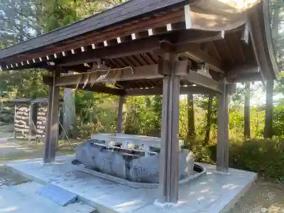 大神山神社本宮の{uncategorized: "未分類", other: "その他", undefined: "問題あり", building: "その他建物", grave: "お墓", sacred_gate: "鳥居", guardian: "狛犬", statue: "像", buddha: "仏像", history: "歴史", nature: "自然", garden: "庭園", animal: "動物", pagoda: "塔", temizu: "手水舎", mountain_gate: "山門・神門", sanctuary: "本殿・本堂", subordinate: "末社・摂社", art: "芸術", scenery: "景色", jizo: "地蔵", ema: "絵馬", goshuin: "御朱印", omikuji: "おみくじ", items: "授与品その他", amulet: "お守り", goshuincho: "御朱印帳", eats: "食事", festival: "お祭り", votive_dance: "神楽", shichigosan: "七五三参", wedding: "結婚式", experience: "体験その他", initially: "初詣", around: "周辺", anti_infection: "感染症対策"}
