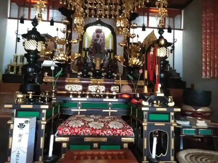 岩戸寺の本殿・本堂