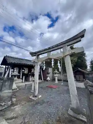 百枝天満宮の{uncategorized: "未分類", other: "その他", undefined: "問題あり", building: "その他建物", grave: "お墓", sacred_gate: "鳥居", guardian: "狛犬", statue: "像", buddha: "仏像", history: "歴史", nature: "自然", garden: "庭園", animal: "動物", pagoda: "塔", temizu: "手水舎", mountain_gate: "山門・神門", sanctuary: "本殿・本堂", subordinate: "末社・摂社", art: "芸術", scenery: "景色", jizo: "地蔵", ema: "絵馬", goshuin: "御朱印", omikuji: "おみくじ", items: "授与品その他", amulet: "お守り", goshuincho: "御朱印帳", eats: "食事", festival: "お祭り", votive_dance: "神楽", shichigosan: "七五三参", wedding: "結婚式", experience: "体験その他", initially: "初詣", around: "周辺", anti_infection: "感染症対策"}