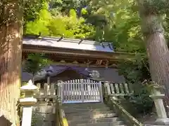 小国両神社の本殿