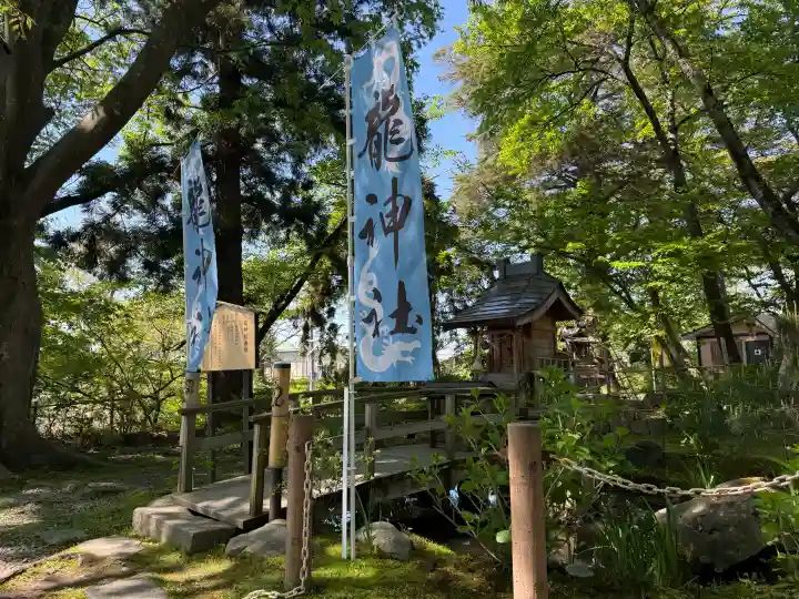 花巻神社の{uncategorized: "未分類", other: "その他", undefined: "問題あり", building: "その他建物", grave: "お墓", sacred_gate: "鳥居", guardian: "狛犬", statue: "像", buddha: "仏像", history: "歴史", nature: "自然", garden: "庭園", animal: "動物", pagoda: "塔", temizu: "手水舎", mountain_gate: "山門・神門", sanctuary: "本殿・本堂", subordinate: "末社・摂社", art: "芸術", scenery: "景色", jizo: "地蔵", ema: "絵馬", goshuin: "御朱印", omikuji: "おみくじ", items: "授与品その他", amulet: "お守り", goshuincho: "御朱印帳", eats: "食事", festival: "お祭り", votive_dance: "神楽", shichigosan: "七五三参", wedding: "結婚式", experience: "体験その他", initially: "初詣", around: "周辺", anti_infection: "感染症対策"}