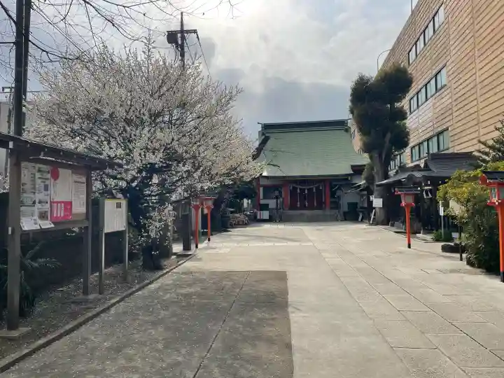 氷川鍬神社の{uncategorized: "未分類", other: "その他", undefined: "問題あり", building: "その他建物", grave: "お墓", sacred_gate: "鳥居", guardian: "狛犬", statue: "像", buddha: "仏像", history: "歴史", nature: "自然", garden: "庭園", animal: "動物", pagoda: "塔", temizu: "手水舎", mountain_gate: "山門・神門", sanctuary: "本殿・本堂", subordinate: "末社・摂社", art: "芸術", scenery: "景色", jizo: "地蔵", ema: "絵馬", goshuin: "御朱印", omikuji: "おみくじ", items: "授与品その他", amulet: "お守り", goshuincho: "御朱印帳", eats: "食事", festival: "お祭り", votive_dance: "神楽", shichigosan: "七五三参", wedding: "結婚式", experience: "体験その他", initially: "初詣", around: "周辺", anti_infection: "感染症対策"}