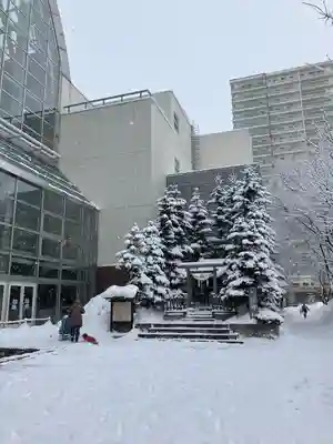 構内札幌神社の鳥居