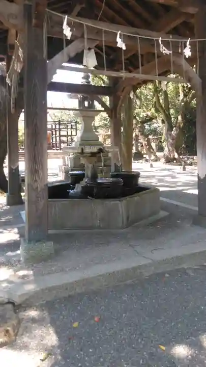 三柱神社の手水舎