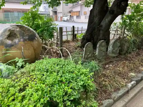 小岩田天祖神社の{uncategorized: "未分類", other: "その他", undefined: "問題あり", building: "その他建物", grave: "お墓", sacred_gate: "鳥居", guardian: "狛犬", statue: "像", buddha: "仏像", history: "歴史", nature: "自然", garden: "庭園", animal: "動物", pagoda: "塔", temizu: "手水舎", mountain_gate: "山門・神門", sanctuary: "本殿・本堂", subordinate: "末社・摂社", art: "芸術", scenery: "景色", jizo: "地蔵", ema: "絵馬", goshuin: "御朱印", omikuji: "おみくじ", items: "授与品その他", amulet: "お守り", goshuincho: "御朱印帳", eats: "食事", festival: "お祭り", votive_dance: "神楽", shichigosan: "七五三参", wedding: "結婚式", experience: "体験その他", initially: "初詣", around: "周辺", anti_infection: "感染症対策"}