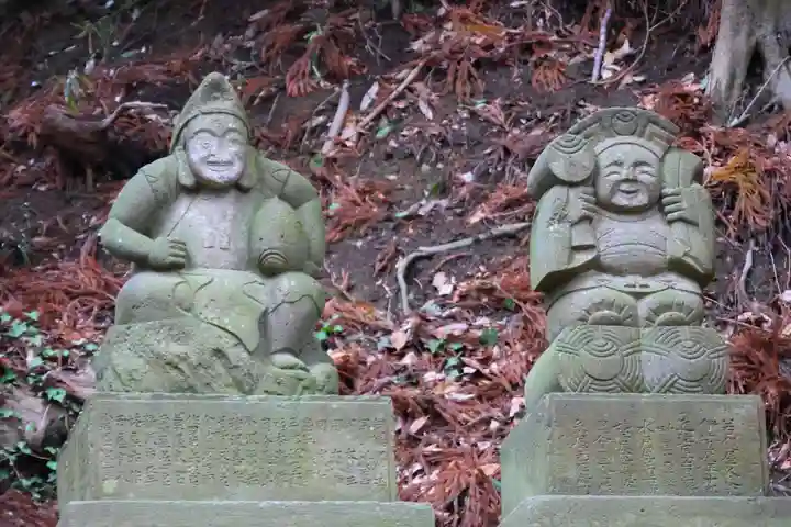 安達太良神社の像