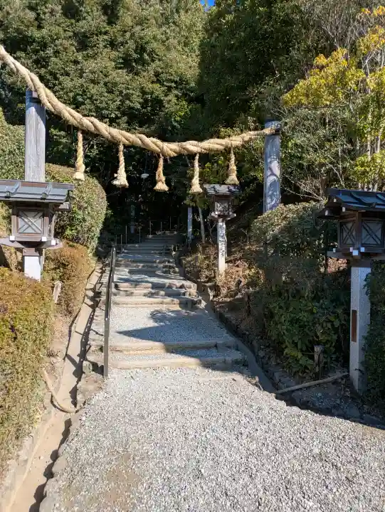 檜原神社(大神神社摂社)の{uncategorized: "未分類", other: "その他", undefined: "問題あり", building: "その他建物", grave: "お墓", sacred_gate: "鳥居", guardian: "狛犬", statue: "像", buddha: "仏像", history: "歴史", nature: "自然", garden: "庭園", animal: "動物", pagoda: "塔", temizu: "手水舎", mountain_gate: "山門・神門", sanctuary: "本殿・本堂", subordinate: "末社・摂社", art: "芸術", scenery: "景色", jizo: "地蔵", ema: "絵馬", goshuin: "御朱印", omikuji: "おみくじ", items: "授与品その他", amulet: "お守り", goshuincho: "御朱印帳", eats: "食事", festival: "お祭り", votive_dance: "神楽", shichigosan: "七五三参", wedding: "結婚式", experience: "体験その他", initially: "初詣", around: "周辺", anti_infection: "感染症対策"}