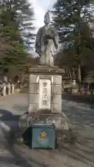 南湖神社の像